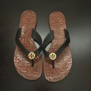 Tory Burch leather sandals excellent condition